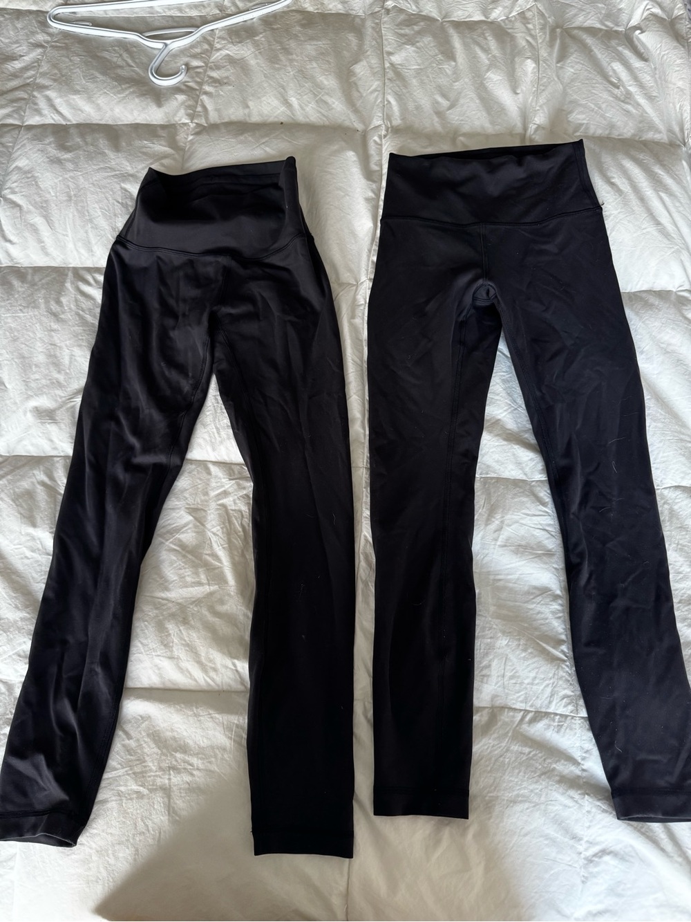 Women’s Lululemon Wunder Train leggings - size 4